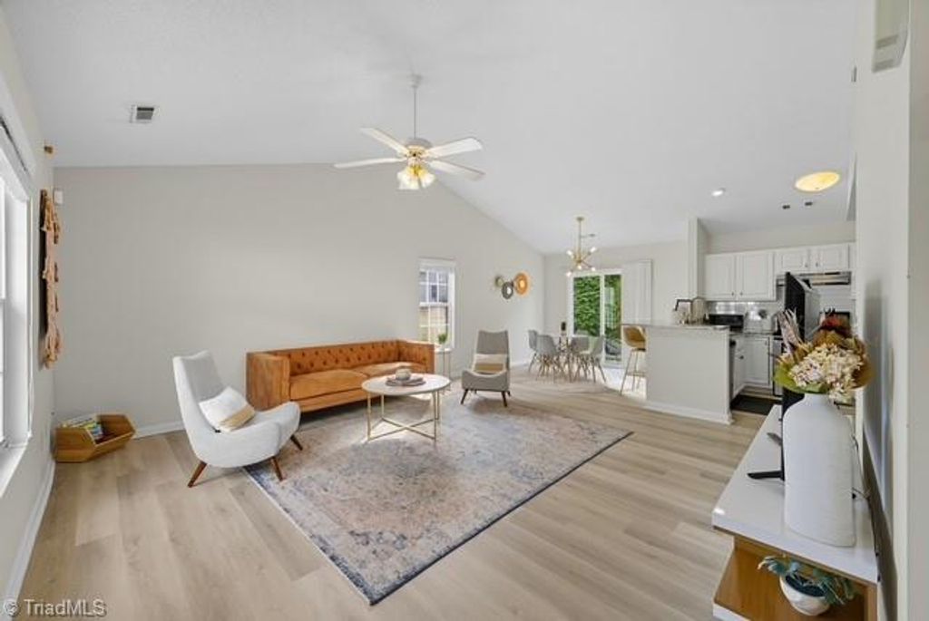 Photo of 158 Westmont Drive, Winston-Salem, NC 27104 (MLS # 1218945)
