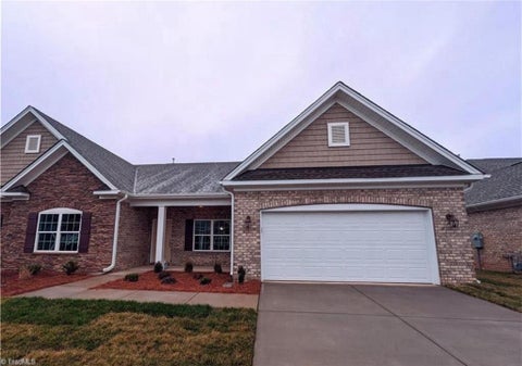 Homes For Sale - 3729 Echo Forest Trail<br/> High Point, NC 27265