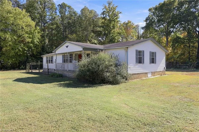 238 Hunters Chase, photo 2 of 44