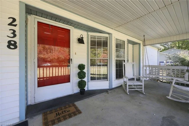 238 Hunters Chase, photo 5 of 44