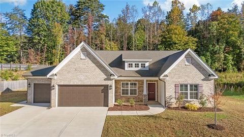 2449 Redwood Hill Run Kernersville NC 27284