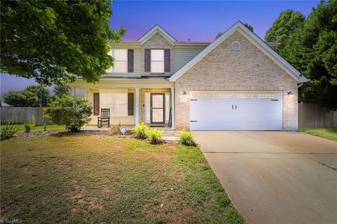 Homes For Sale - 116 West View Drive<br/> Burlington, NC 27215