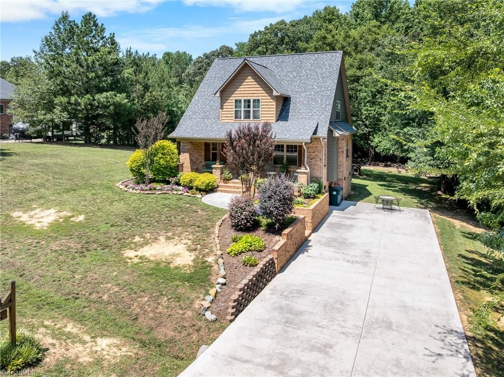 Photo of 319 Ebert Farm Road, Lexington, NC 27295 (MLS # 1225931)