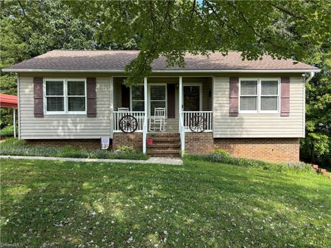 Photo for 137 Oak Ridge Place