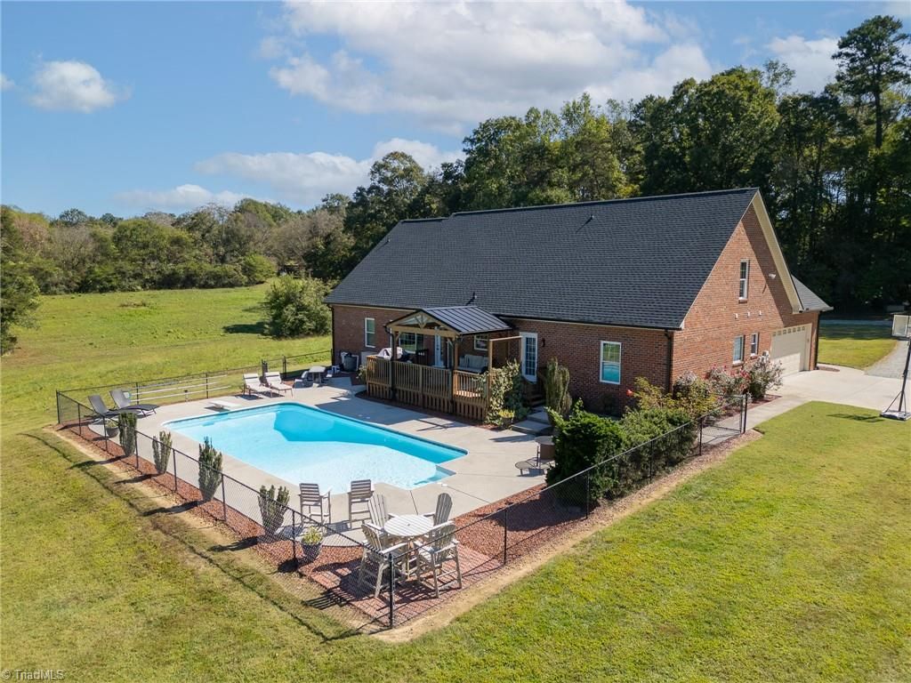 Photo of 360 Sunset Road, Clemmons, NC 27012 (MLS # 1208913)