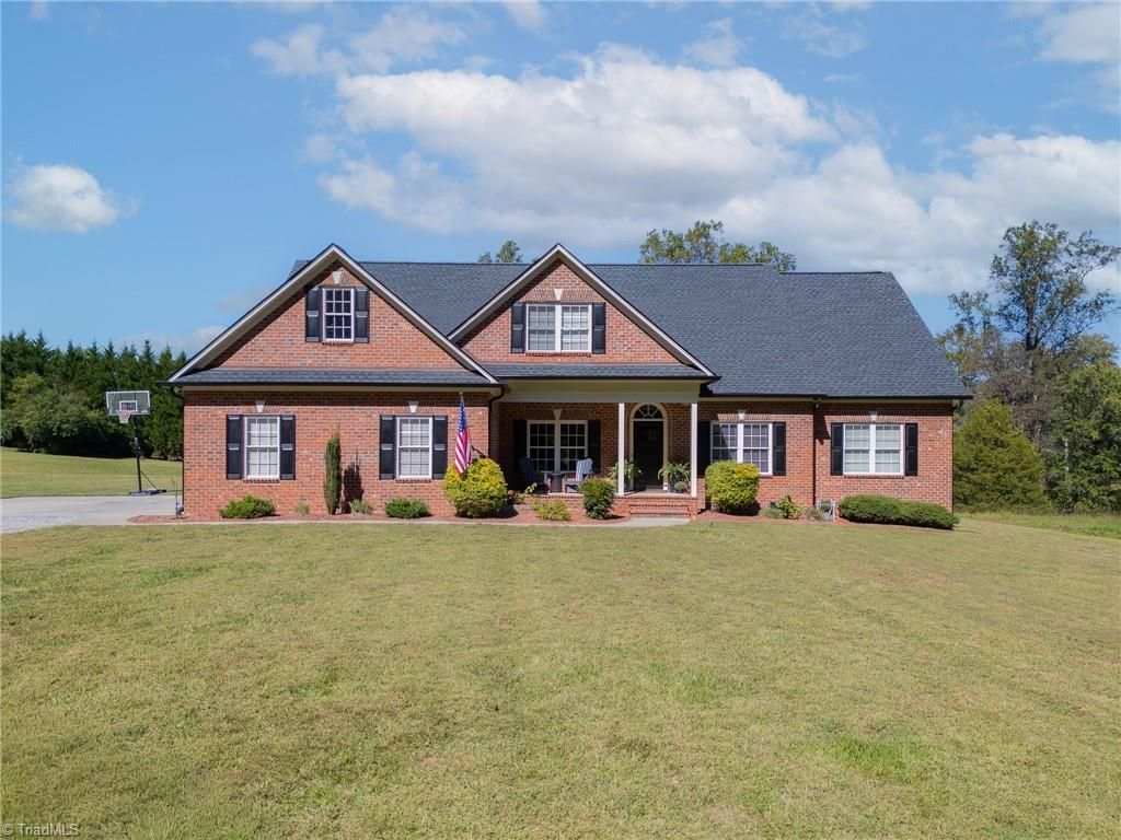 Photo of 360 Sunset Road, Clemmons, NC 27012 (MLS # 1208913)