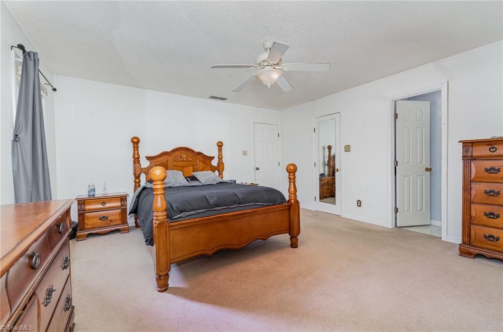 5045 Blakeshire Road, Greensboro, North Carolina image 15