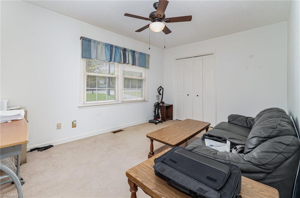 5045 Blakeshire Road, Greensboro, North Carolina image 18