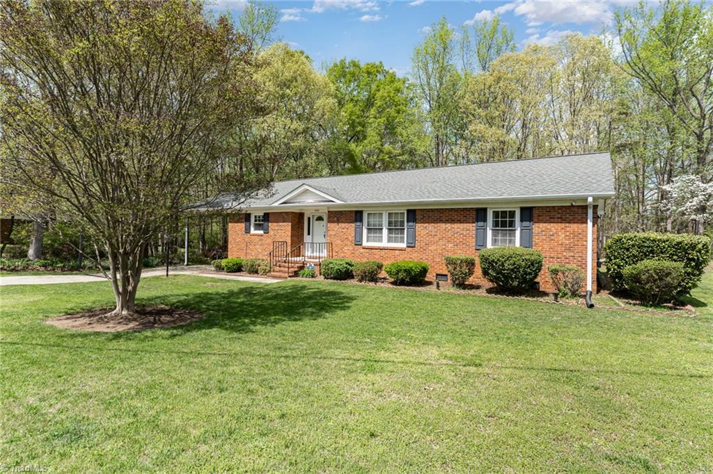 5045 Blakeshire Road, Greensboro, North Carolina image 2