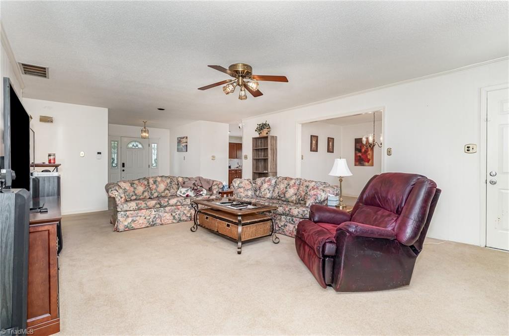 5045 Blakeshire Road, Greensboro, North Carolina image 6