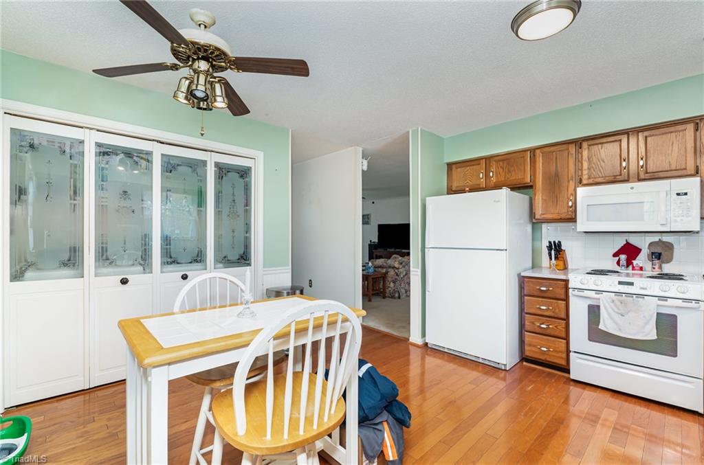 5045 Blakeshire Road, Greensboro, North Carolina image 10