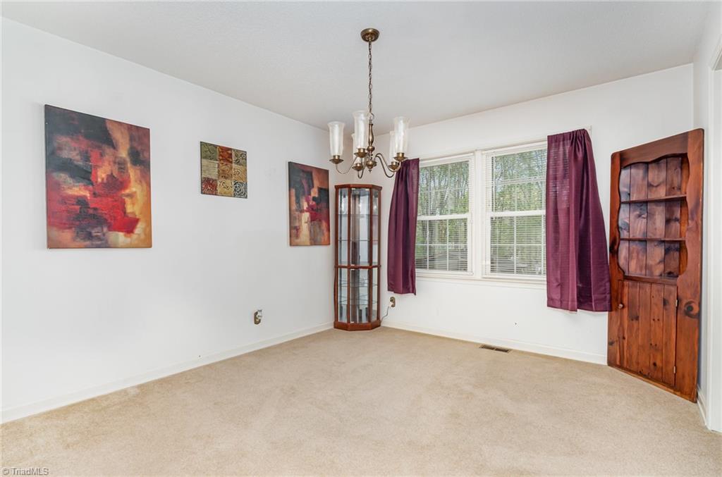 5045 Blakeshire Road, Greensboro, North Carolina image 8