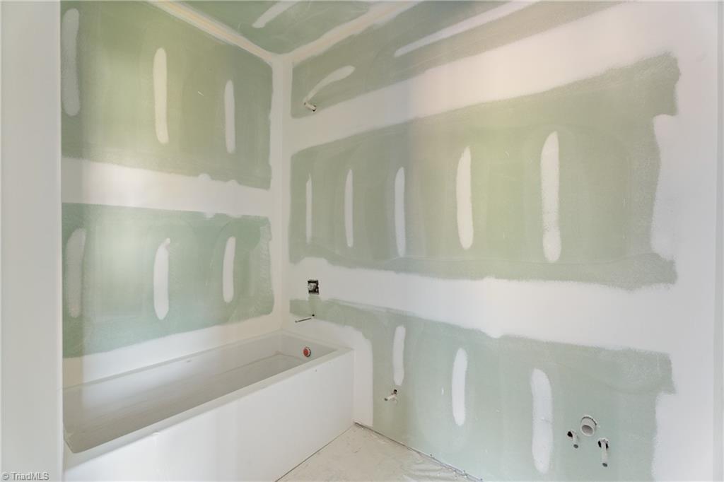 Winston-Salem, North Carolina 27106, United States, 4 Bedrooms Bedrooms, ,5 BathroomsBathrooms,Residential,Active,229718