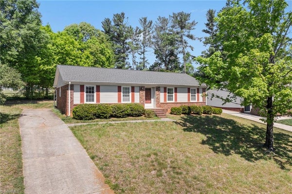 203 SHENANDOAH DR, WINSTON SALEM, NC 27103 - Image 97d90e8f3dc7c9ee11c4325deebc0eee/1687191096