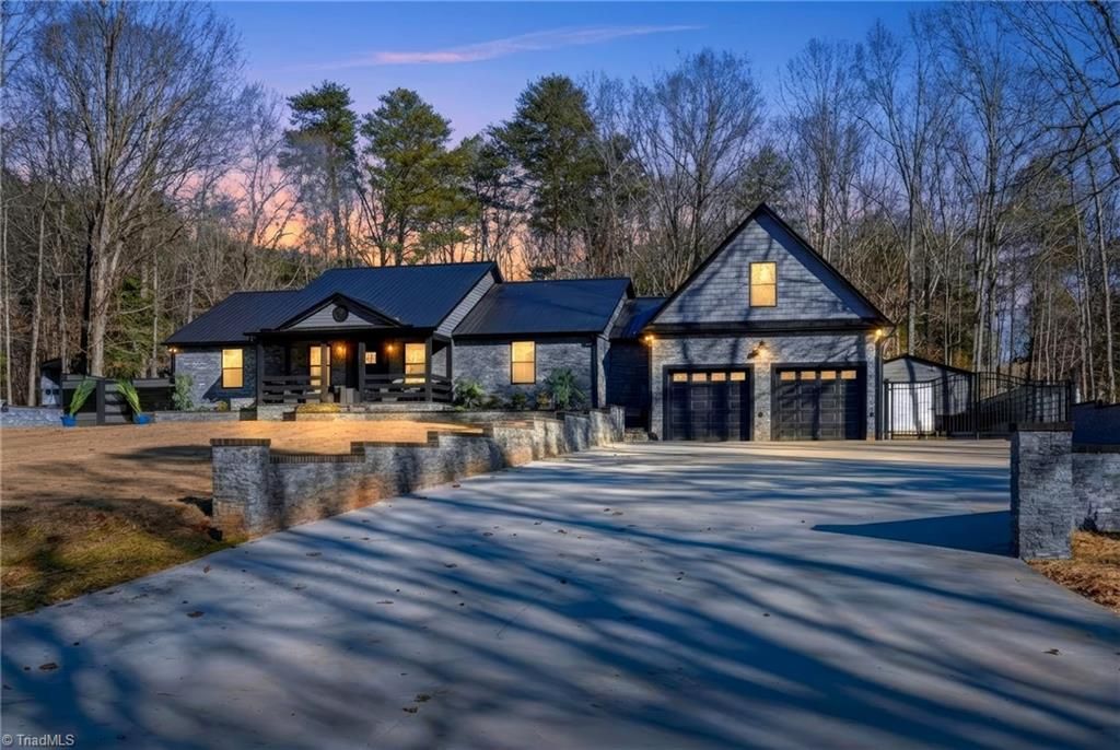 Photo of 2610 Riverside Drive, Lexington, NC 27292 (MLS # 1207912)