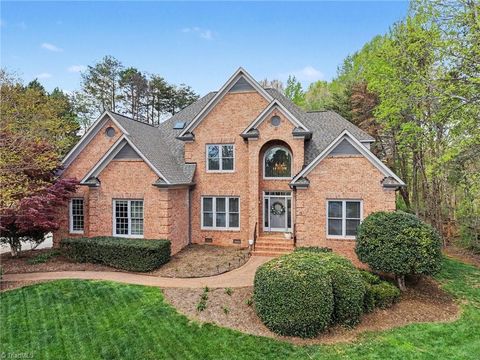 Homes For Sale - 3 Wildrose Court<br/> Guilford County, Greensboro, NC 27410