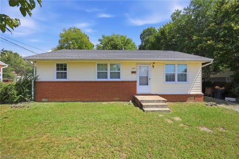 Homes For Sale - 1607 Eastwood Avenue<br/> Greensboro, NC 27401