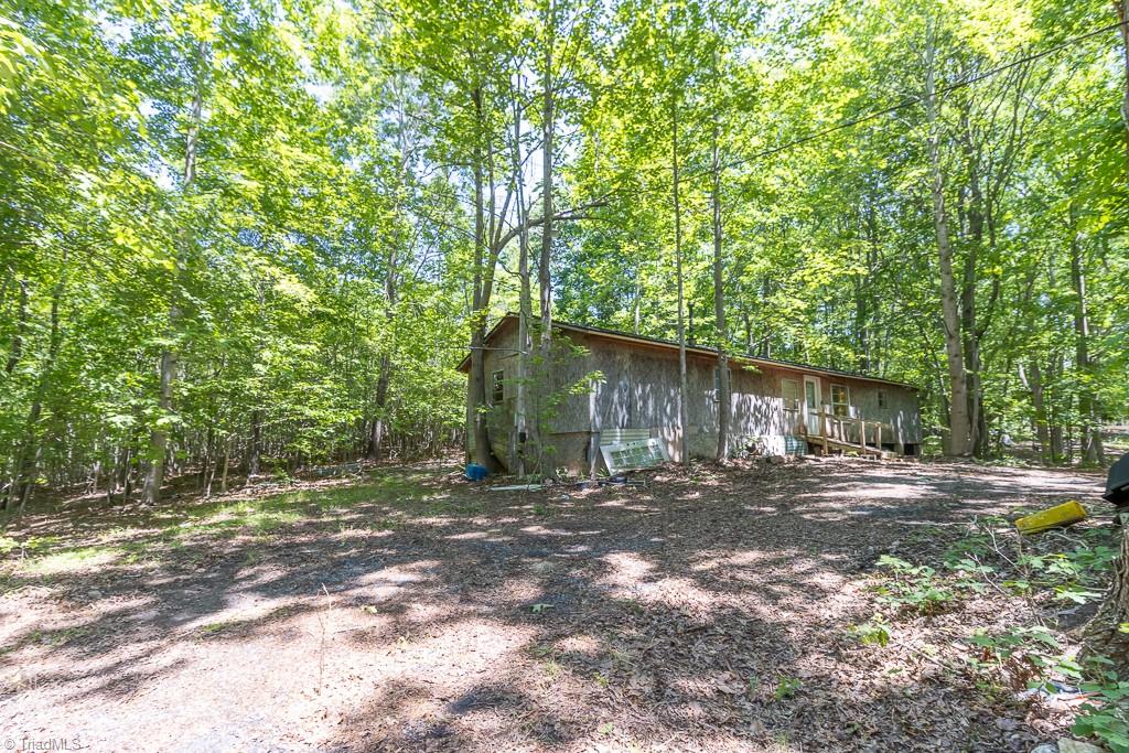 2426 Woodfield Drive, Sophia, North Carolina image 2