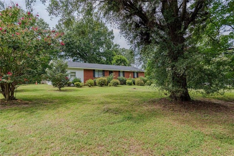 Homes For Sale - 469 Lakeview Drive<br/> Burlington, NC 27215
