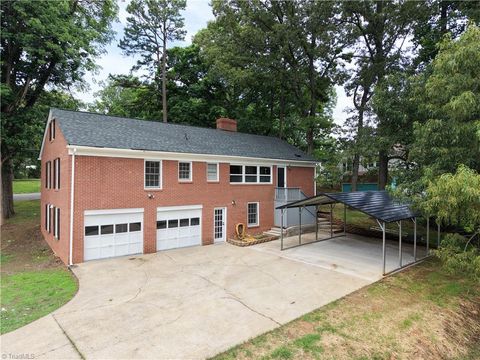 Homes For Sale - 215 Raeford Avenue<br/> Lexington, NC 27292