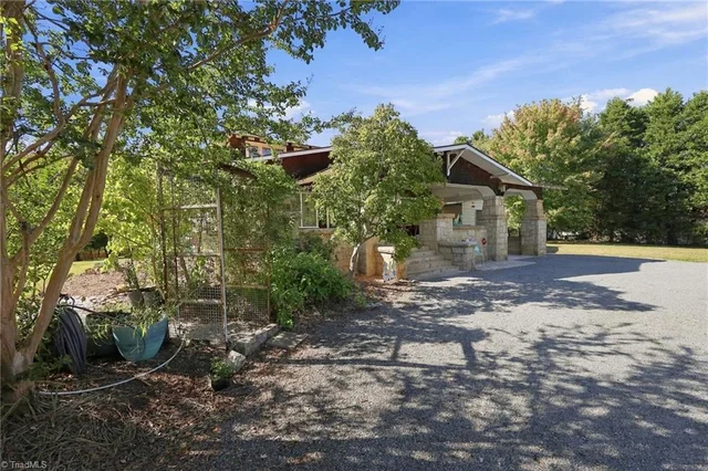 637 Stokesburg Road, photo 3 of 45