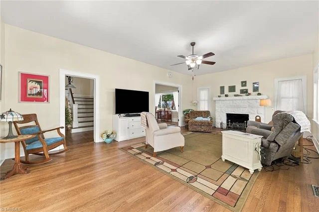 637 Stokesburg Road, photo 4 of 45