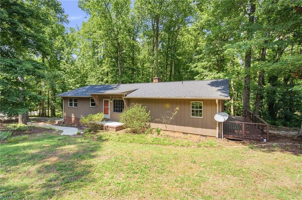 Photo of 3902 Clapp Mill Road, Burlington, NC 27215 (MLS # 1225768)
