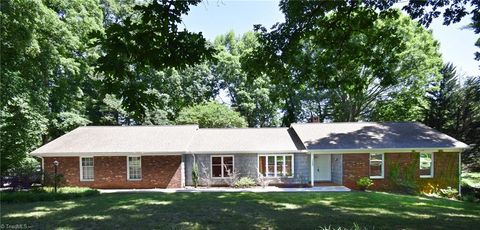 Single Family Residence in North Wilkesboro NC 265 Magnolia Road.jpg