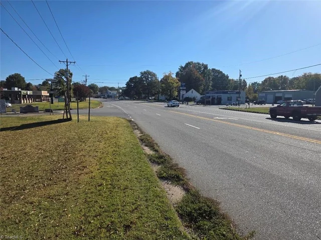 00 E Meadow Road, photo 3 of 4