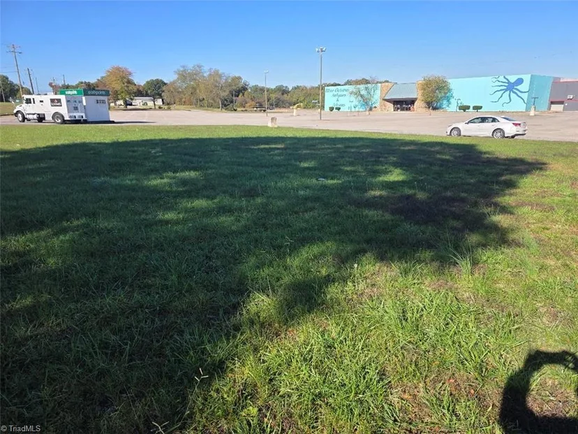 00 E Meadow Road, photo 1 of 4