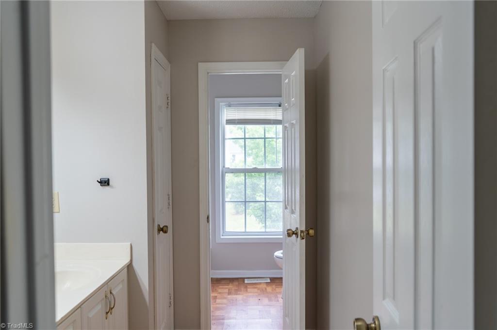 11 Manor Ridge Court, Greensboro, North Carolina image 14