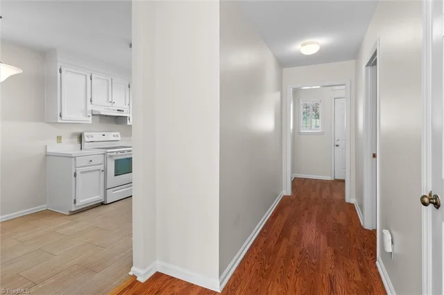 120 Greenbriar Street Unit 3, photo 4 of 43