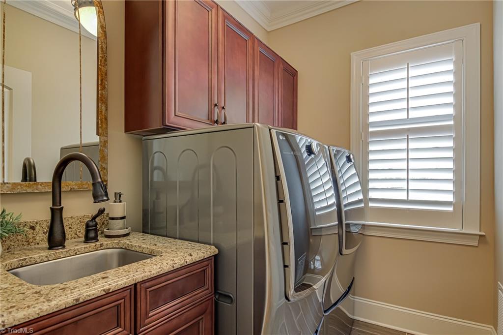 Clemmons, North Carolina 27012, United States, 4 Bedrooms Bedrooms, ,3 BathroomsBathrooms,Residential,Active,243919