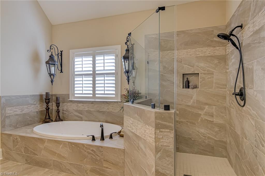 Clemmons, North Carolina 27012, United States, 4 Bedrooms Bedrooms, ,3 BathroomsBathrooms,Residential,Active,243919