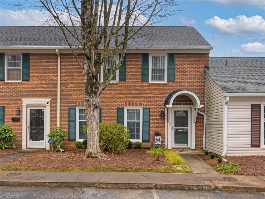 Photo of 4010 Huntingreen Lane, Winston-Salem, NC 27106 (MLS # 1236243)