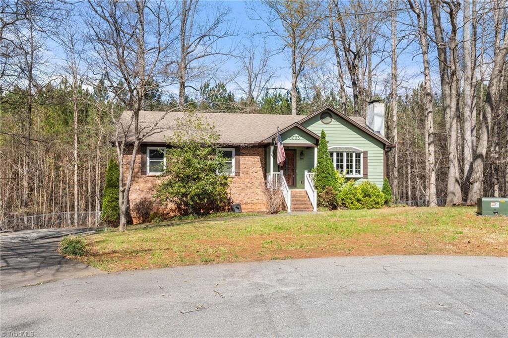 Photo of 6005 Hunters Ridge Court, Lexington, NC 27295 (MLS # 1212837)