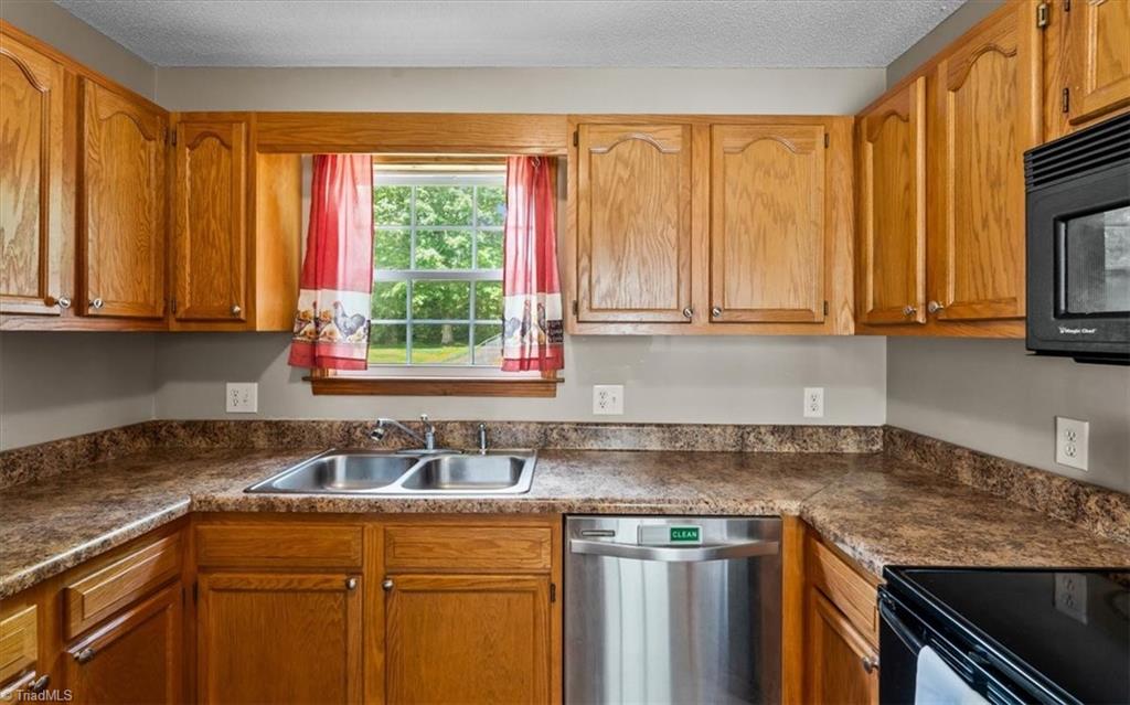 8 Brandy Wine Drive, Thomasville, North Carolina image 15
