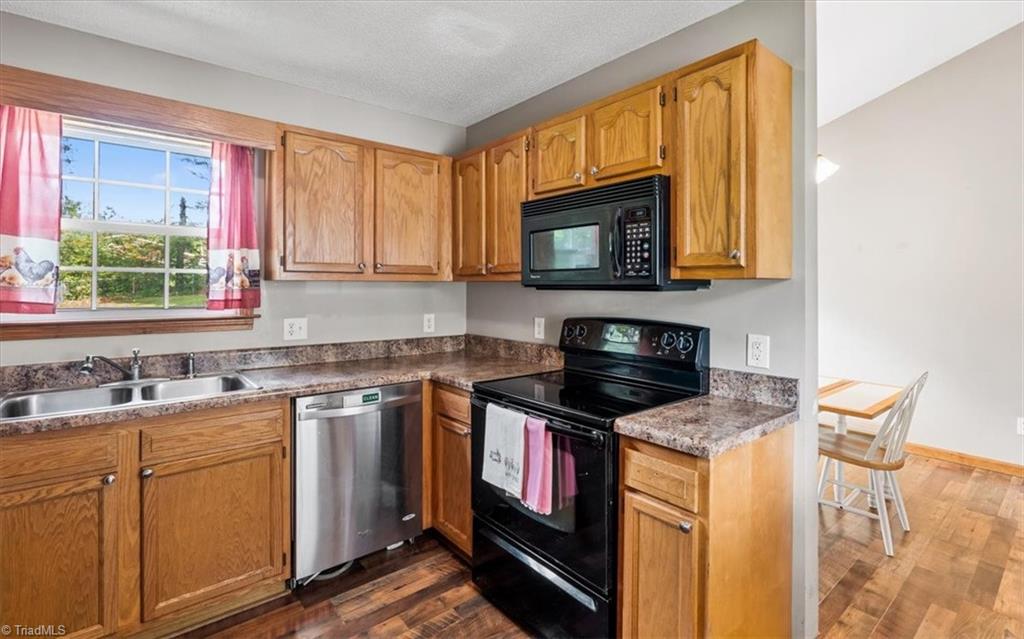 8 Brandy Wine Drive, Thomasville, North Carolina image 16