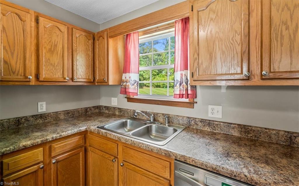 8 Brandy Wine Drive, Thomasville, North Carolina image 14