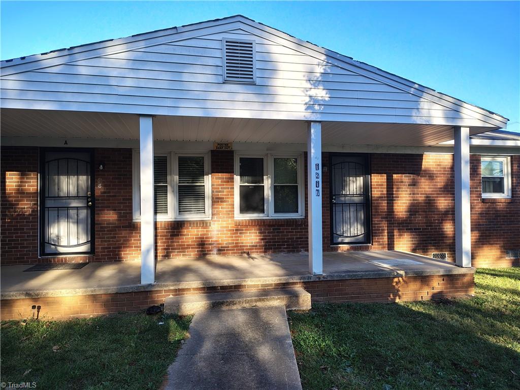 1217 CLOVERDALE Street