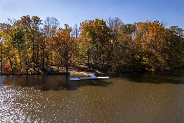 7924 Duck Pond Court, photo 4 of 9