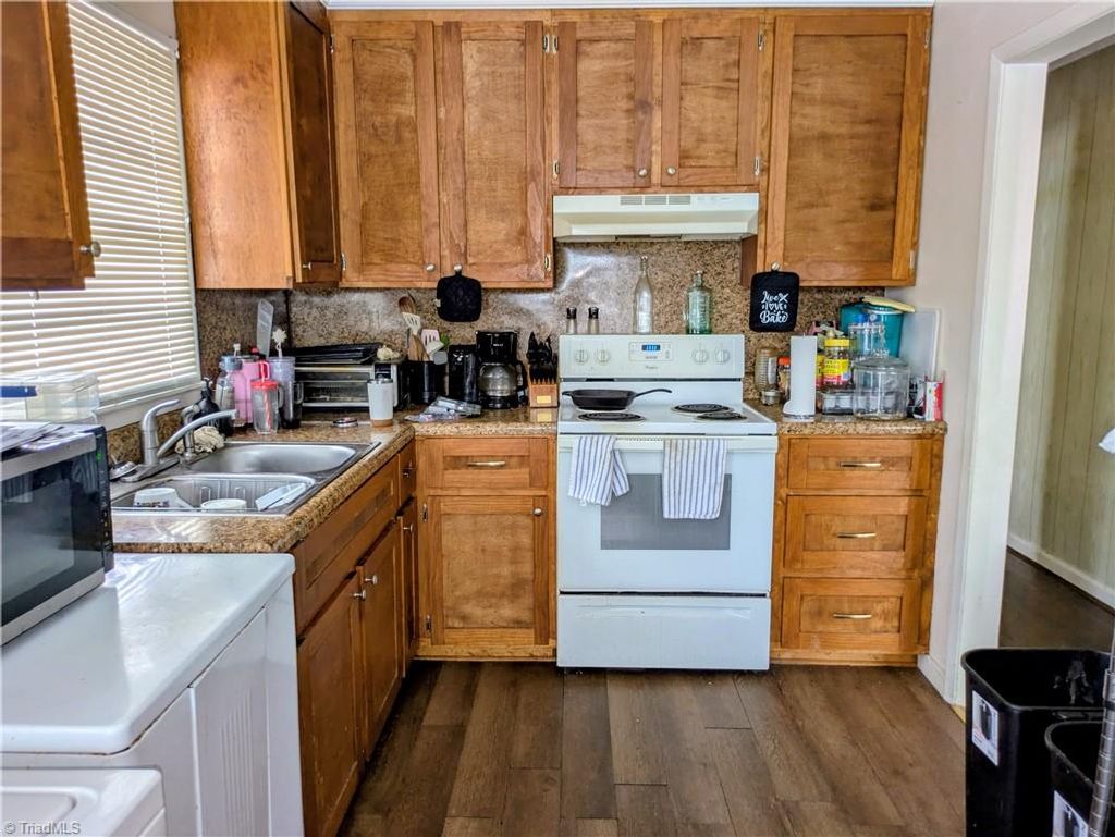 Photo of 4004 Wooddale Lane, Greensboro, NC 27405 (MLS # 1209381)