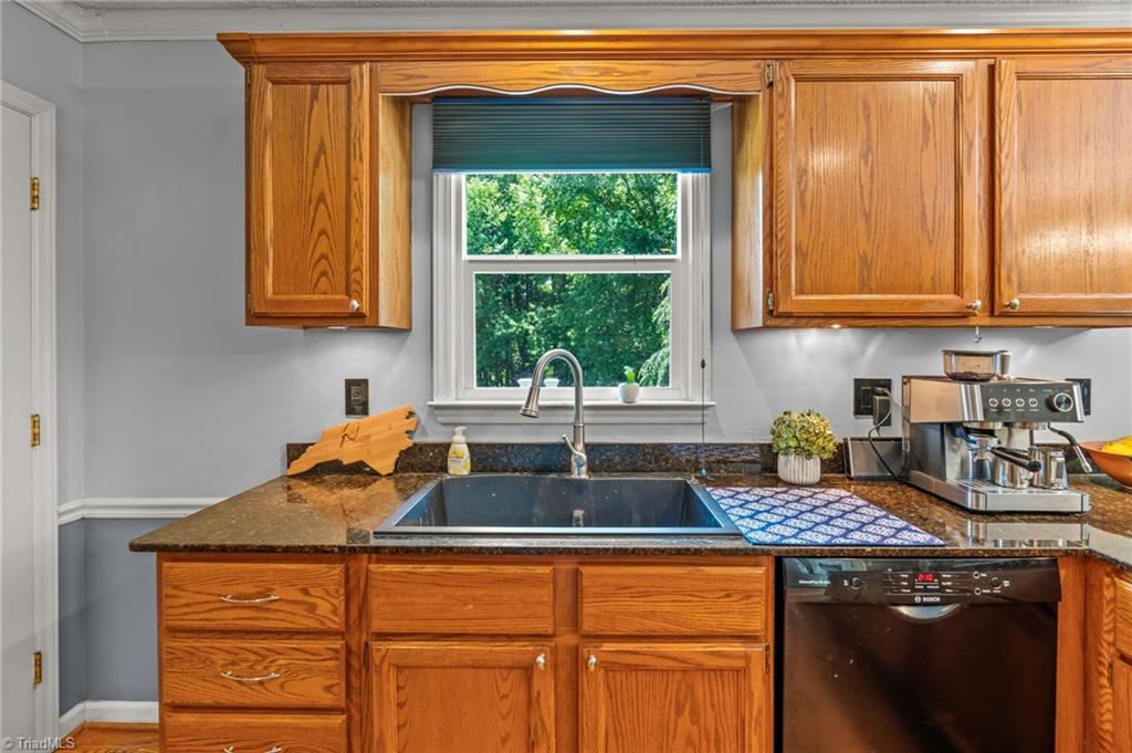 7300 Danay Drive, Kernersville, North Carolina image 17
