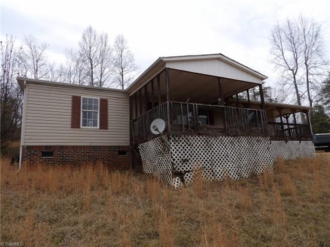 Mobile Home For Sale - 1011 Thankful Church Road<br/> Boomer, NC 28606