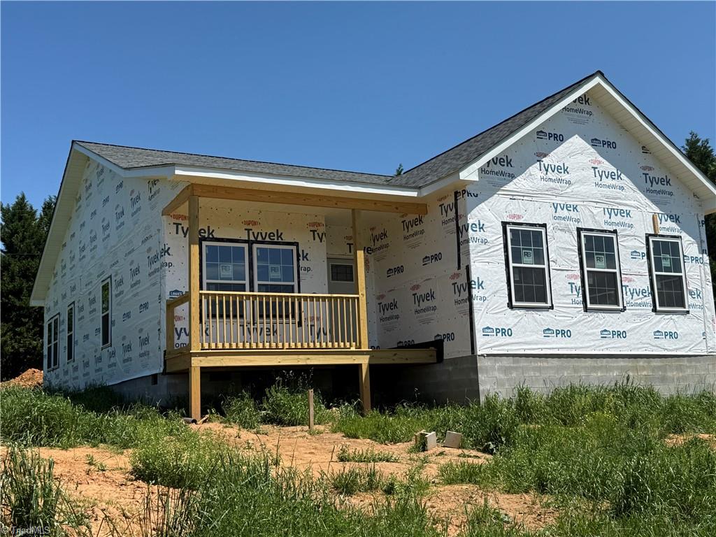 31 River Chase Drive, Traphill, North Carolina image 1