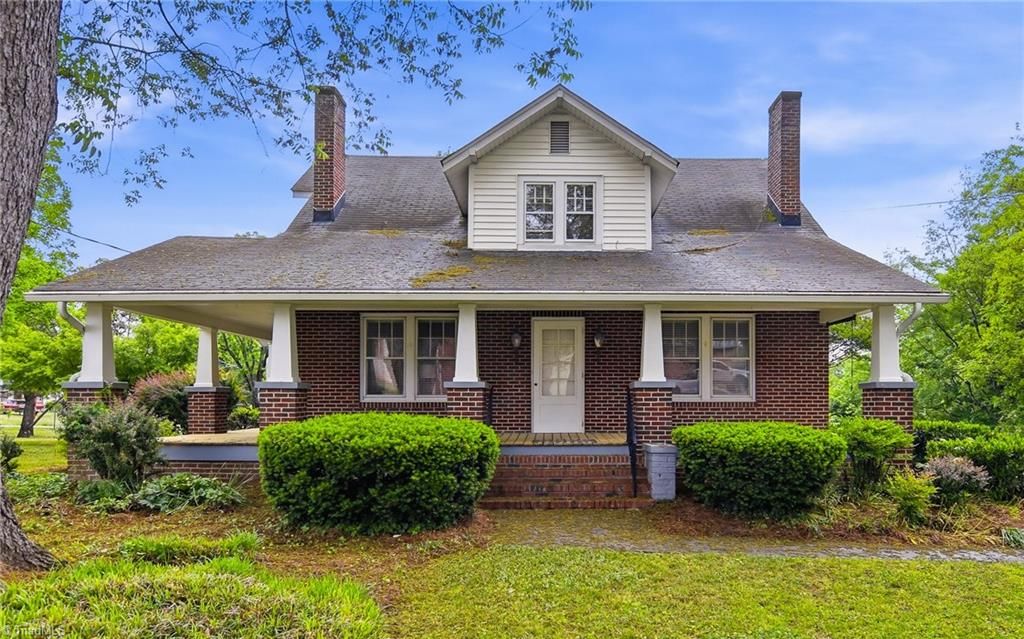 Photo of 4635 Shattalon Drive, Winston-Salem, NC 27106 (MLS # 1219178)