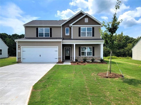 Homes For Sale - 220 Macintosh Drive<br/> Forsyth County, King, NC 27021