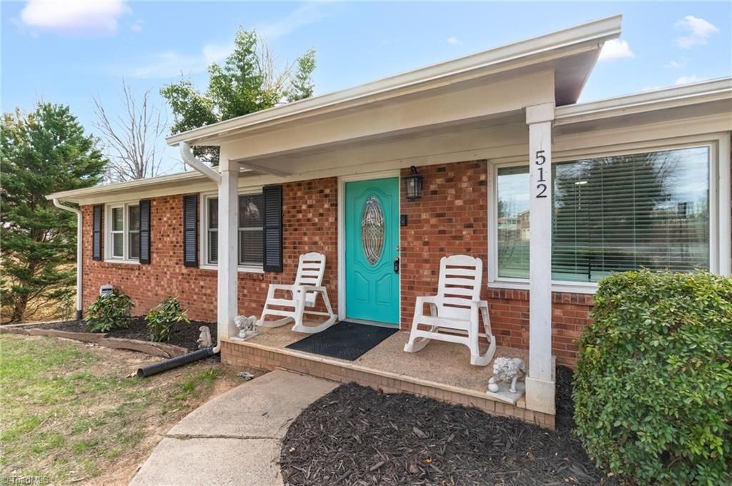 Photo of 512 Croydon Lane, Winston-Salem, NC 27107 (MLS # 1207076)