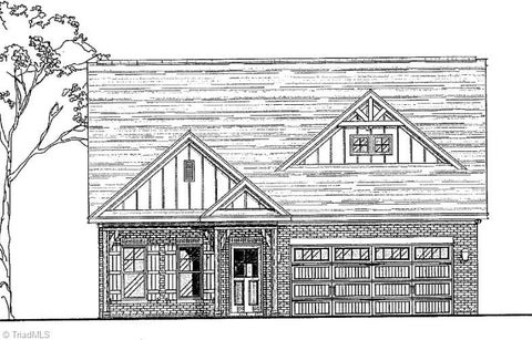 Homes For Sale - 2756 Monarch Way<br/> Winston-Salem, NC 27106