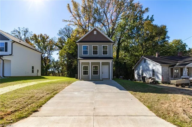 209 Carter Street, photo 2 of 30